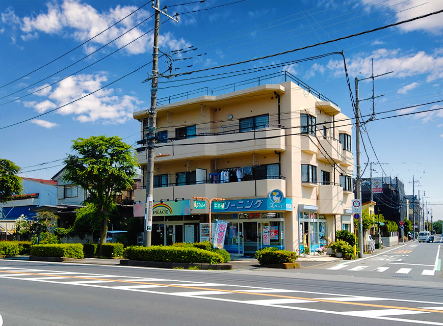 けやき通り沿いにあるPEACE